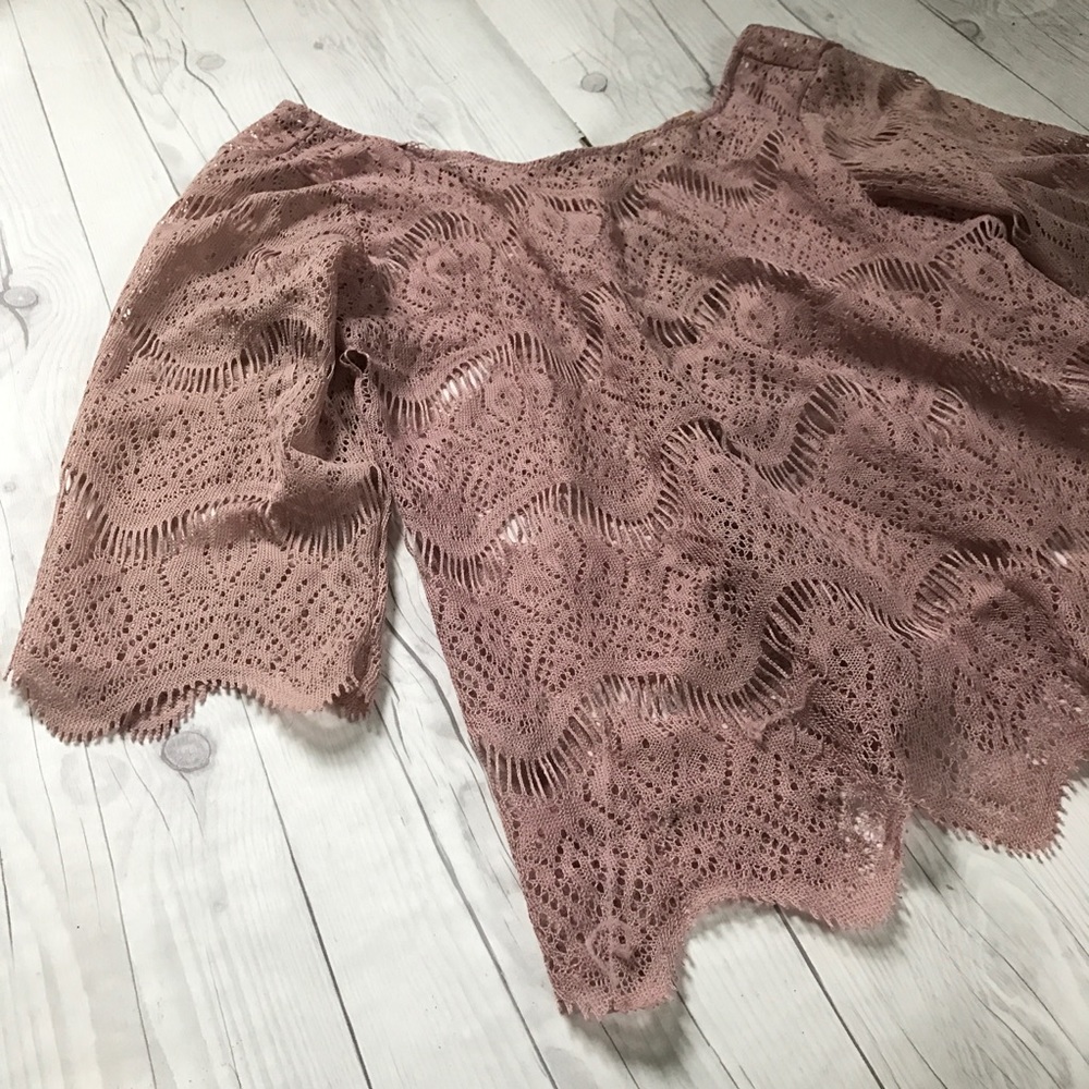 Rose colored lace top XL